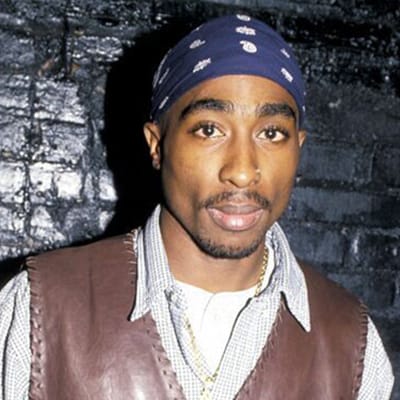 A bandana makes your smile even brighter, like 2pac’s.