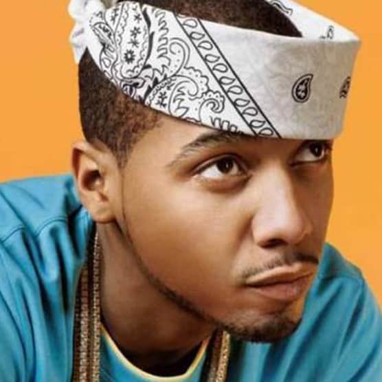 Be off the hook (and almost off the head) hip in a bandana like Juelz Santana.