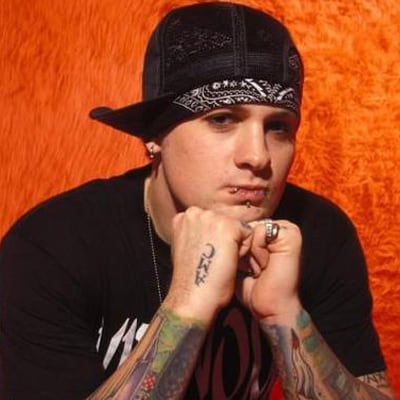 Dig Benji Madden’s soulful look.